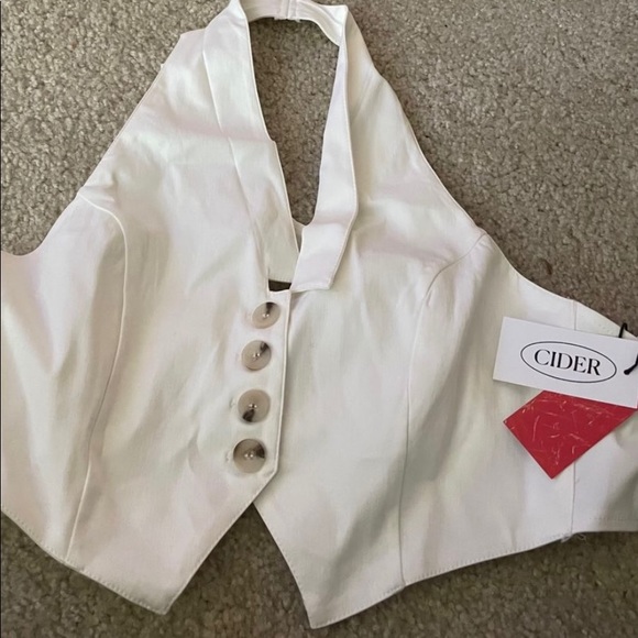 Cream button - Picture 2 of 2